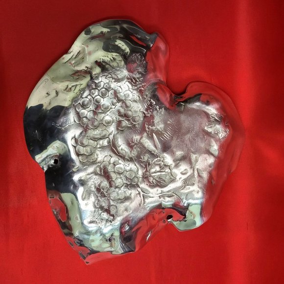 Vintage Grape Leaf Silver Tone Wall Hanging Decor - Picture 13 of 13